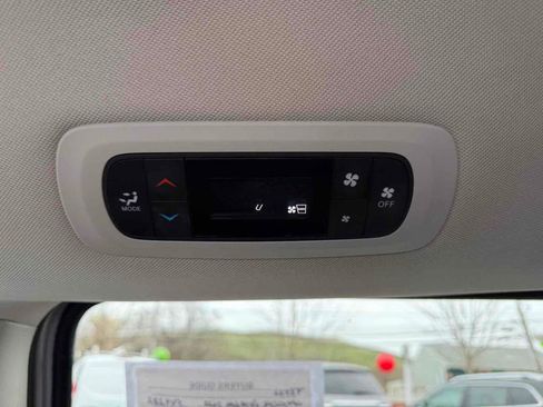 Used 2023 Chrysler Voyager LX image 15