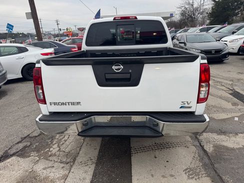 Used 2018 Nissan Frontier SV image 6