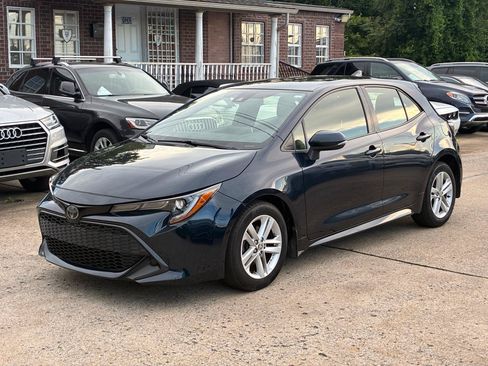 Used 2019 Toyota Corolla Hatchback FWD image 3