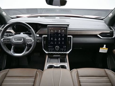 New 2026 GMC Acadia Denali Ultimate w/ LPO, Floor Liner Package AWD/4WD image 13