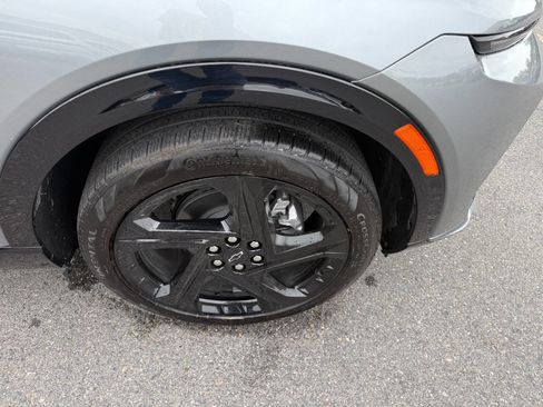 Used 2025 Chevrolet Equinox EV RS AWD/4WD image 13