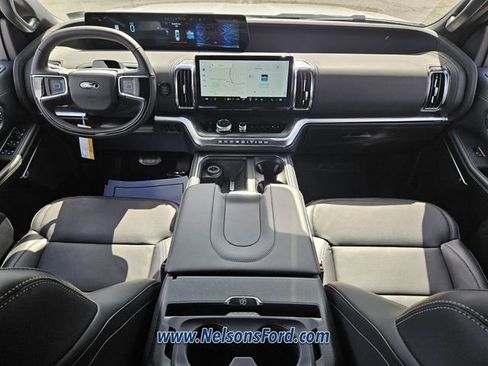 New 2025 Ford Expedition Platinum w/ Stealth Performance Package AWD/4WD image 9