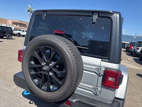 Used 2023 Jeep Wrangler Unlimited Sahara w/ Cold Weather Group AWD/4WD image 6