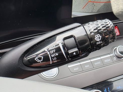 Certified 2024 Hyundai Elantra SEL image 37