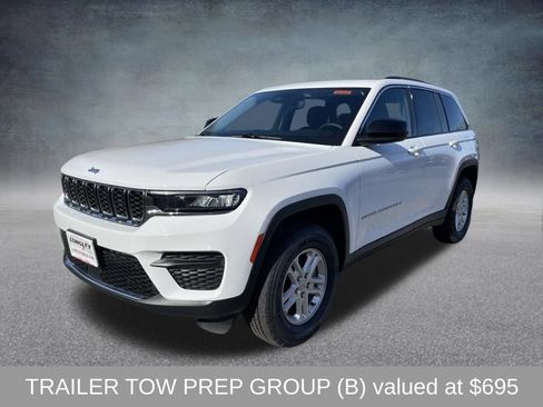 Used 2023 Jeep Grand Cherokee Laredo w/ Luxury Tech Group I AWD/4WD image 4