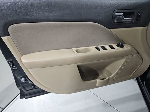 Used 2010 Ford Fusion SE image 11