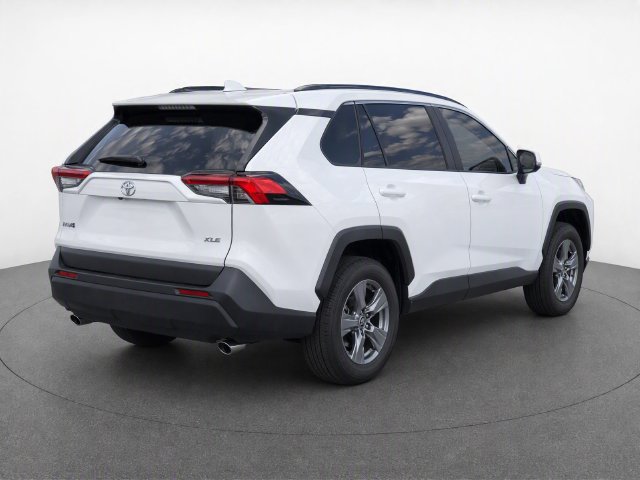 Used 2024 Toyota RAV4 XLE w/ Convenience Package FWD image 4