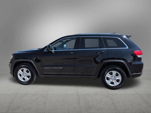 Used 2017 Jeep Grand Cherokee Laredo w/ Quick Order Package 23E AWD/4WD image 3