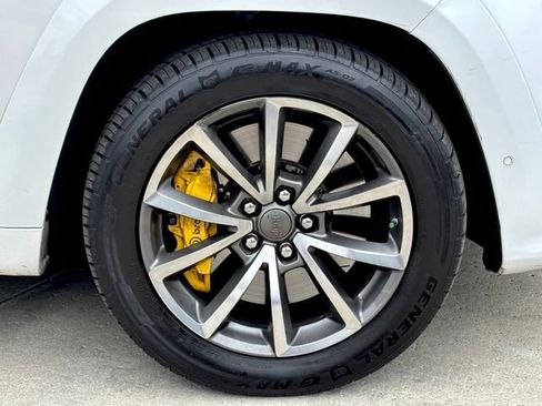 Used 2018 Jeep Grand Cherokee Trackhawk AWD/4WD image 33