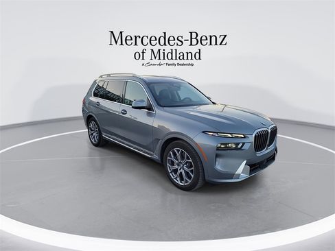 Used 2024 BMW X7 xDrive40i image 2