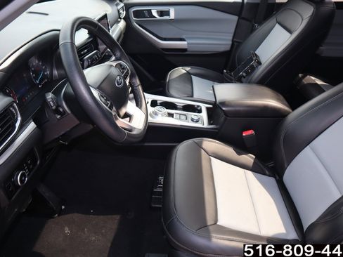 Used 2023 Ford Explorer XLT w/ Equipment Group 202A AWD/4WD image 17