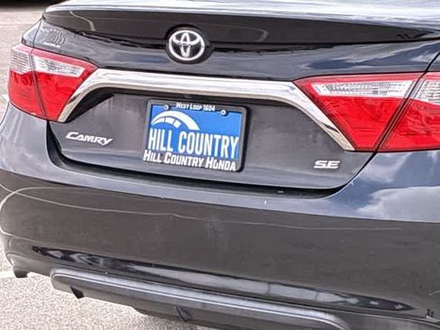Used 2017 Toyota Camry SE FWD image 13