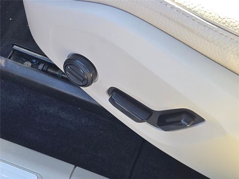 Used 2023 Volvo XC60 B5 Core image 28