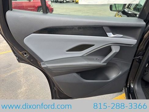 New 2025 Volkswagen Tiguan SE image 24