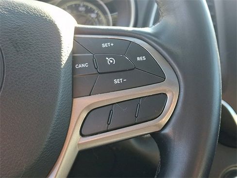 Used 2020 Jeep Cherokee Latitude Plus w/ Comfort/Convenience Group image 22