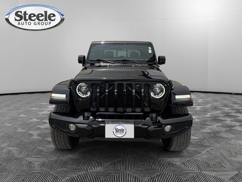 Used 2023 Jeep Gladiator Overland AWD/4WD image 8