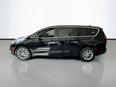 New 2026 Chrysler Pacifica Select image 9