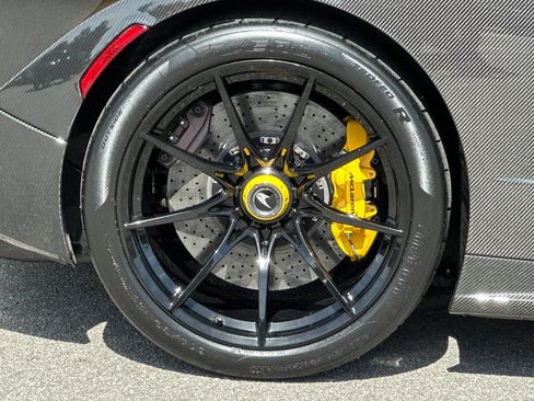 Used 2019 McLaren Senna RWD image 42