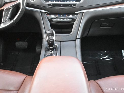 Used 2020 Cadillac XT5 Premium Luxury w/ LPO, Floor Liner Package AWD/4WD image 30