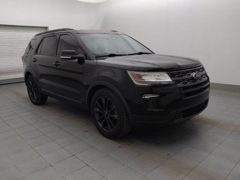 Used 2018 Ford Explorer XLT w/ Equipment Group 202A image 11