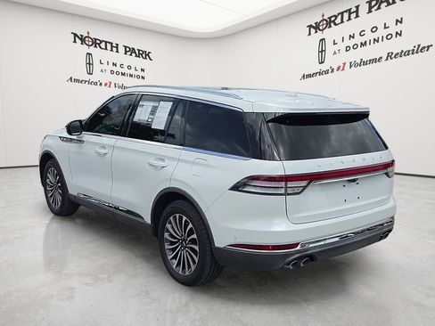 Used 2020 Lincoln Aviator Reserve w/ Equipment Group 201A AWD/4WD image 3