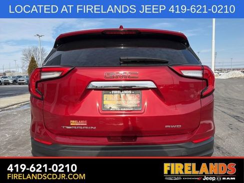 Used 2024 GMC Terrain SLE w/ LPO, Floor Liner Package image 6