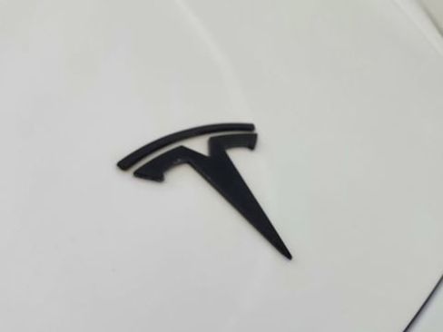 Used 2021 Tesla Model Y Long Range image 16
