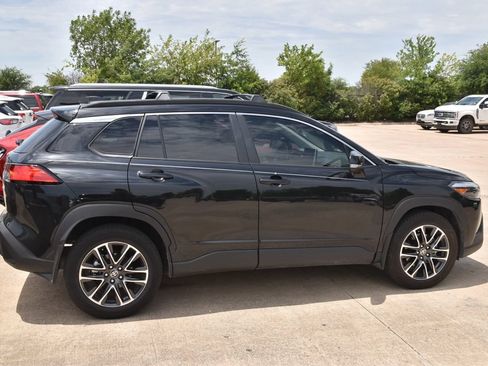 Used 2026 Toyota Corolla Cross XLE w/ Convenience Package FWD image 5