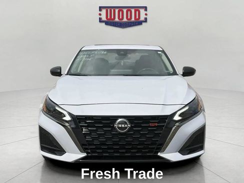 Used 2024 Nissan Altima 2.5 SR w/ SR Premium Package FWD image 2