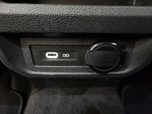 Certified 2023 Volkswagen Tiguan SE R-Line image 31