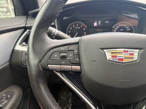 Used 2024 Cadillac XT6 Premium Luxury AWD/4WD image 28