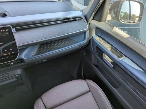 New 2025 Volkswagen ID. Buzz Pro S RWD image 16
