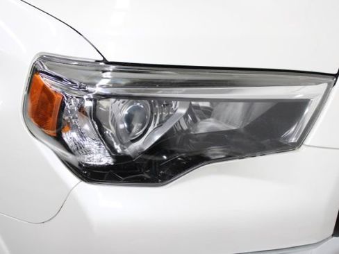 Used 2016 Toyota 4Runner Limited image 27