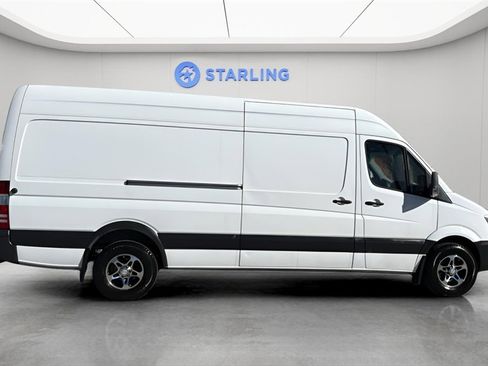 Used 2017 Freightliner Sprinter 2500 image 11