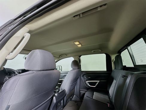 Used 2024 Nissan Titan SV w/ SV Convenience Package image 13
