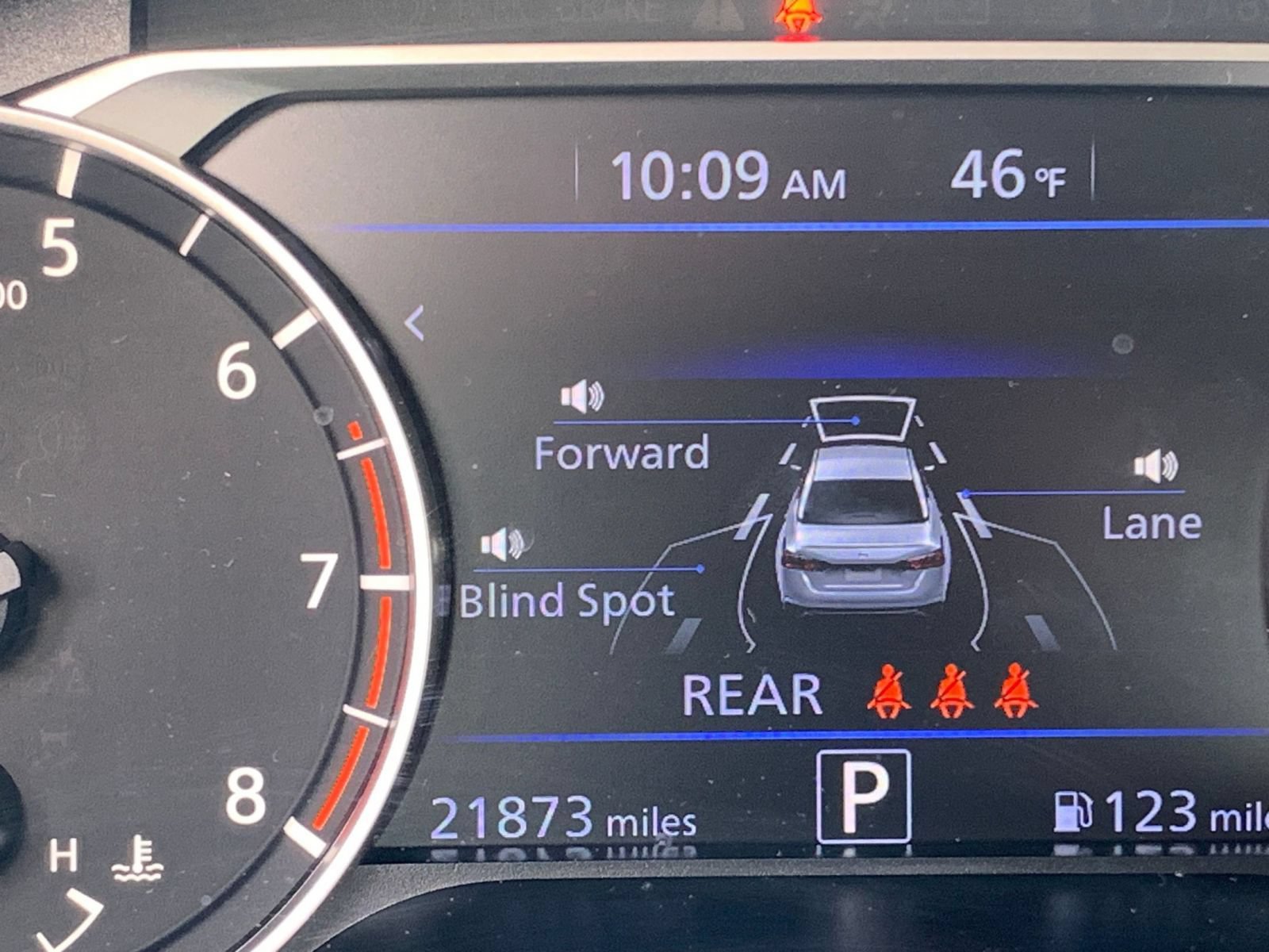 Used 2025 Nissan Altima 2.5 SV FWD image 40