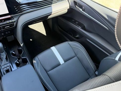 Used 2026 Toyota Camry SE w/ Convenience Package FWD image 27