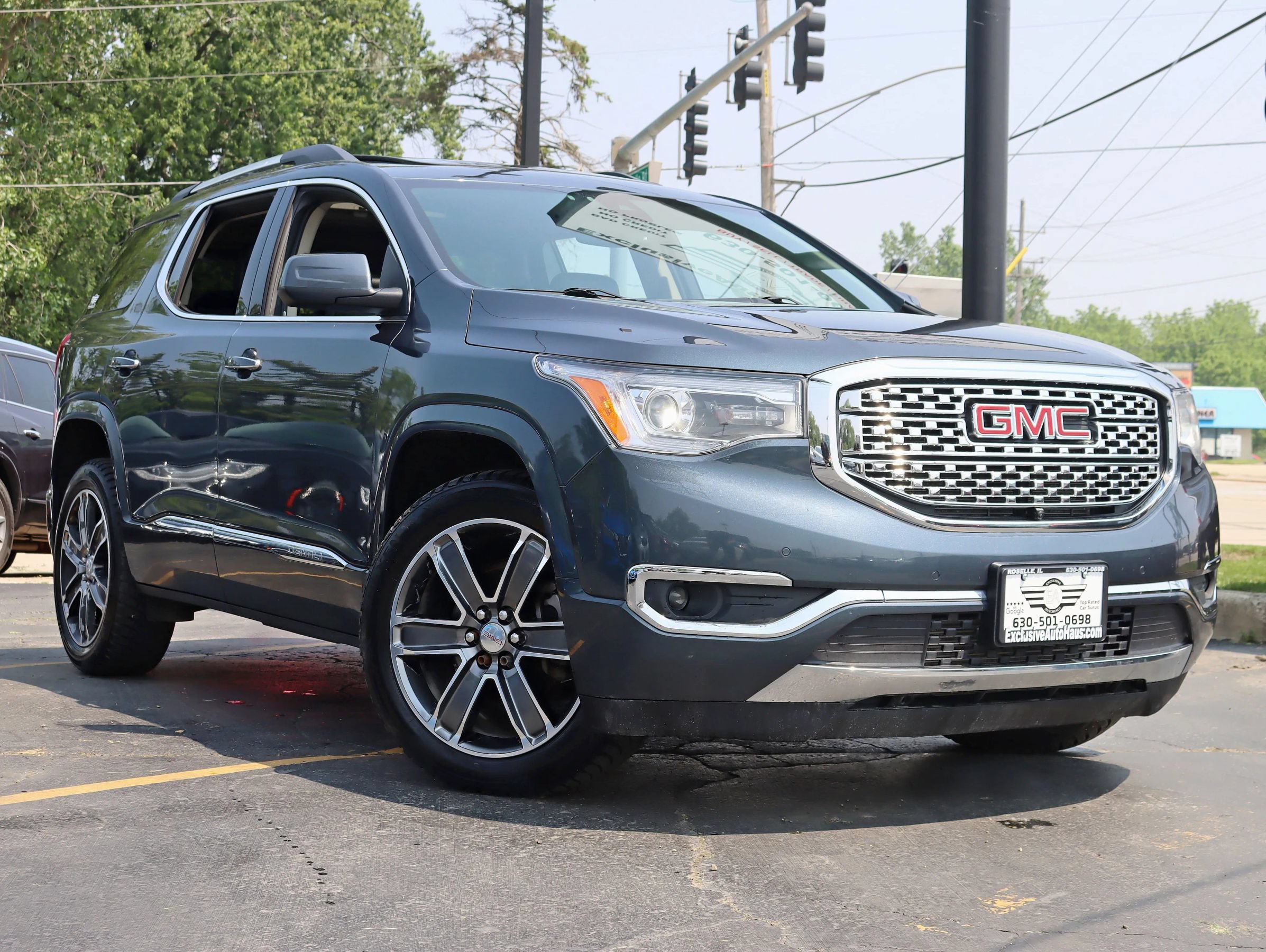 Used 2019 GMC Acadia Denali w/ Technology Package AWD/4WD image 8