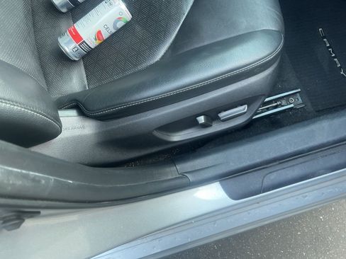 Used 2022 Toyota Camry XSE w/ Carpet Mat Package (TMS) image 6