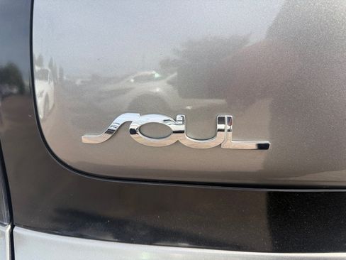 Used 2016 Kia Soul + FWD image 23