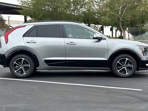 New 2026 Kia Niro SX image 3