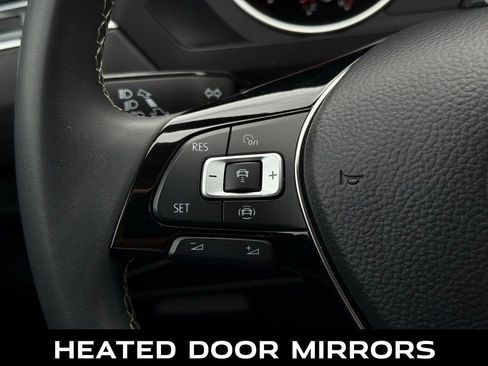 Used 2021 Volkswagen Tiguan SE image 23