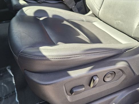Used 2025 GMC Sierra 1500 SLT RWD image 18