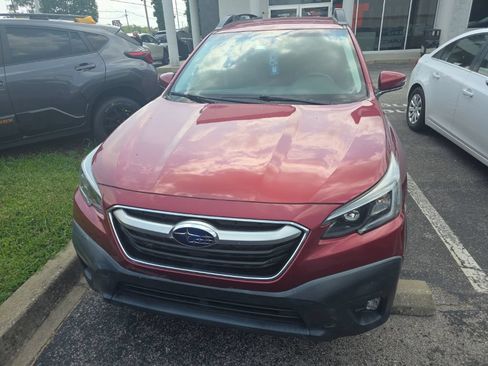 Used 2020 Subaru Outback Premium AWD/4WD image 2