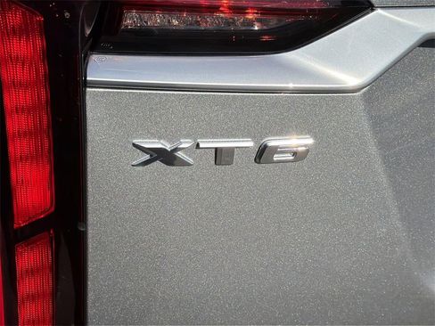 Used 2025 Cadillac XT6 Luxury image 31