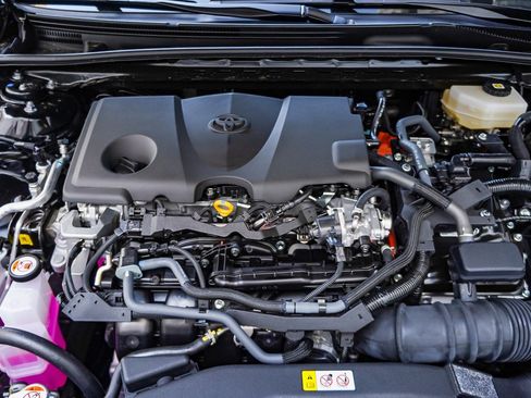 New 2026 Toyota Camry Hybrid FWD image 13