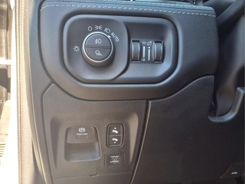 Used 2024 RAM 1500 Limited AWD/4WD image 17