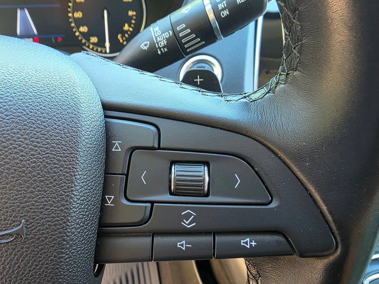 Used 2019 Cadillac XT4 Premium Luxury w/ Driver Awareness Package FWD image 22