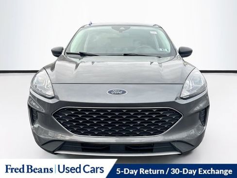 Used 2022 Ford Escape SE w/ Cold Weather Package image 2