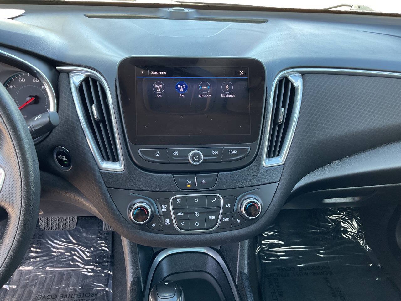 Used 2020 Chevrolet Malibu LT FWD image 21